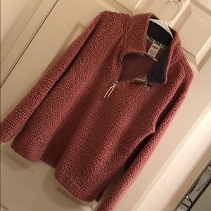 VA PINK FLUFFY PULL OVER